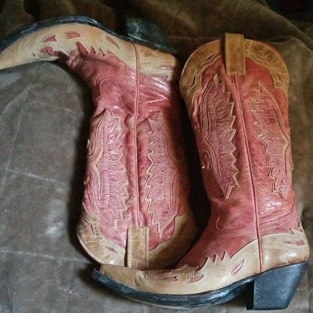 BOOTS